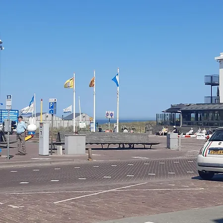 Zin Aan Zee Apartment *