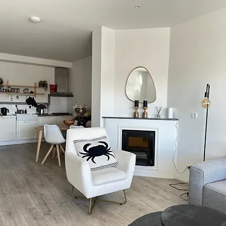 Zin Aan Zee Apartment *